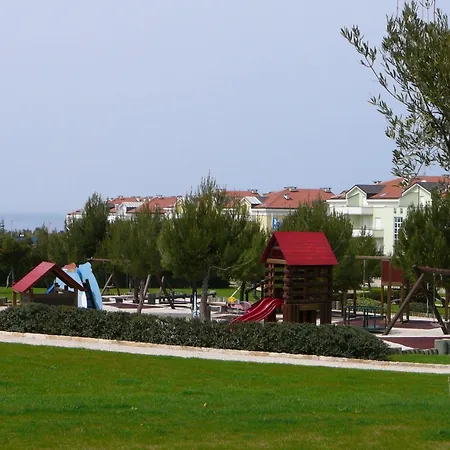 Mit Pool, Garten Und Meerblick Appartamento